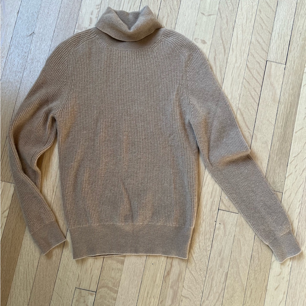 Ann Taylor 100% cashmere turtleneck